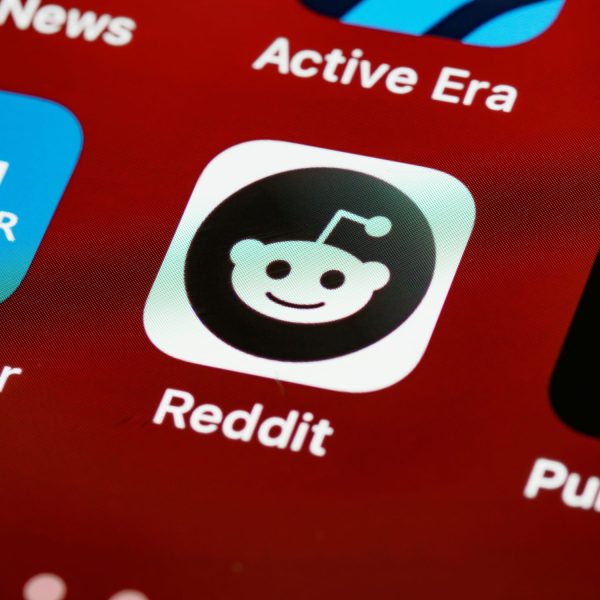 Relatório do Reddit revela crescimento do tráfego desconectado e levanta sinal de alerta para o SEO