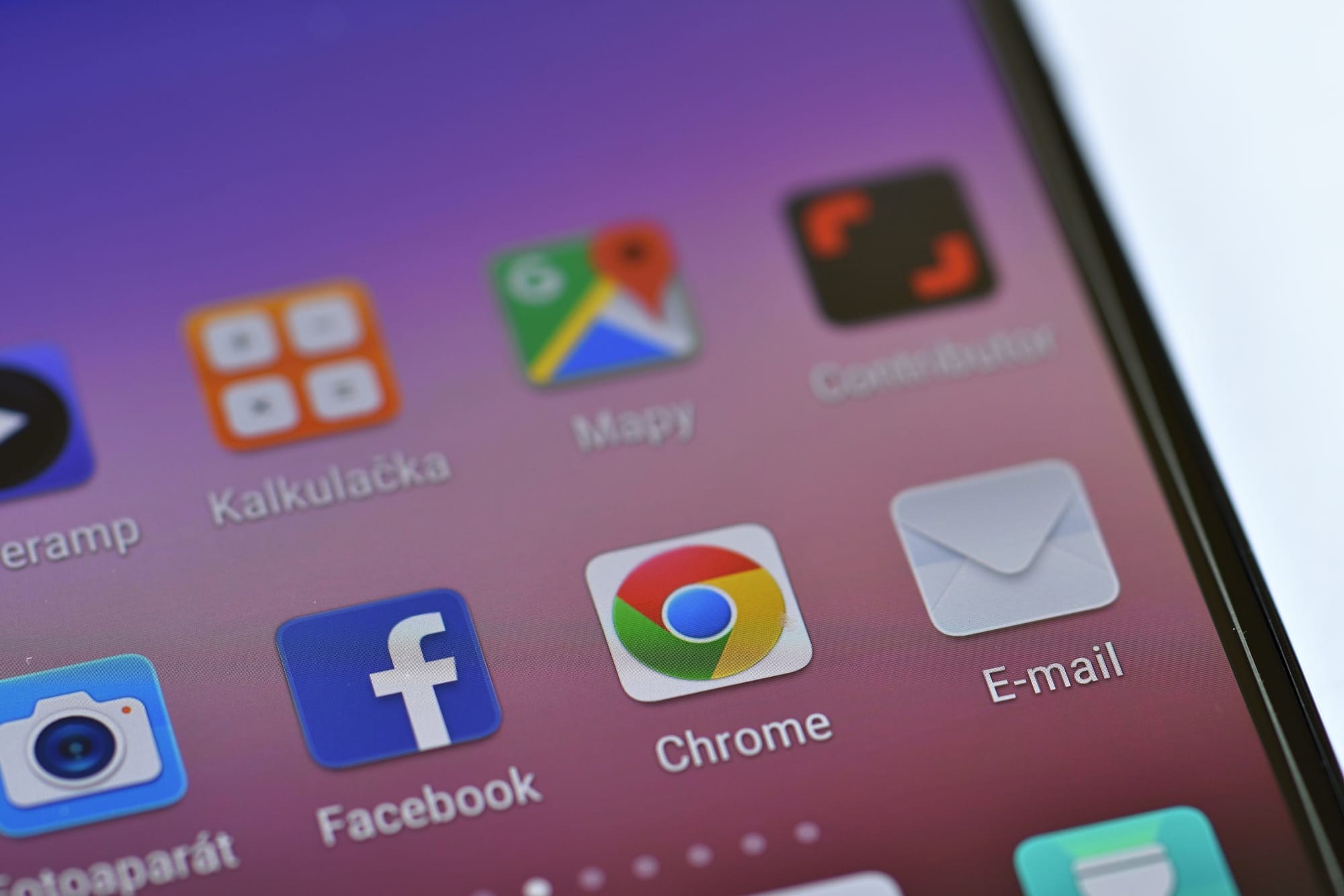 Google encerra recurso polêmico que adicionava links em páginas no iOS
